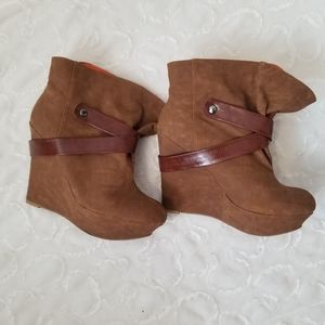 Ladies tan wedge boots size 10